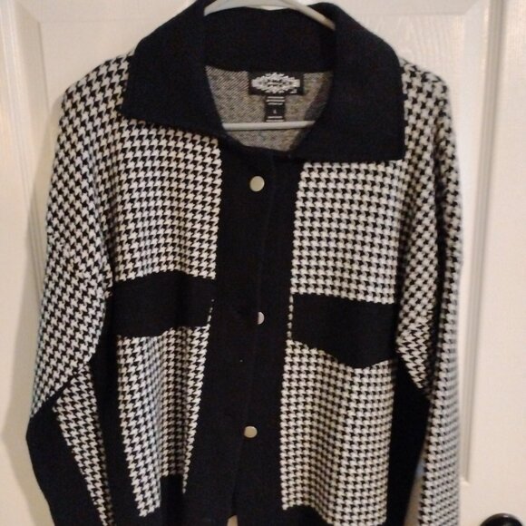 Oliver.O black and white sweater - Picture 3 of 3